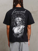T-SHIRT STAMPA DIETRO STATUA