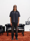 JEANS CON LAVAGGIO STRONG E ROTTURA SU GINOCCHIO