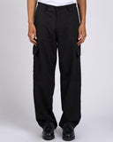 PANTALONE MORBIDO CON TASCONI, BOTTONE E LOGO METALLICO